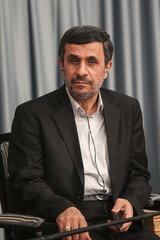 اعطای نشان عالی جمهوری اسلامی به سفیر ونزوئلا توسط رییس جمهوری 